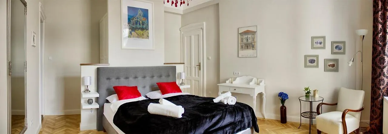 Deluxe In The Heart Of The City Budapest Lägenhet